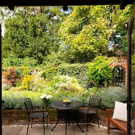 Miller Cottage A Luxury 1550'S Cottage In The Historic Centre Of Saffron Walden Eksteriør billede