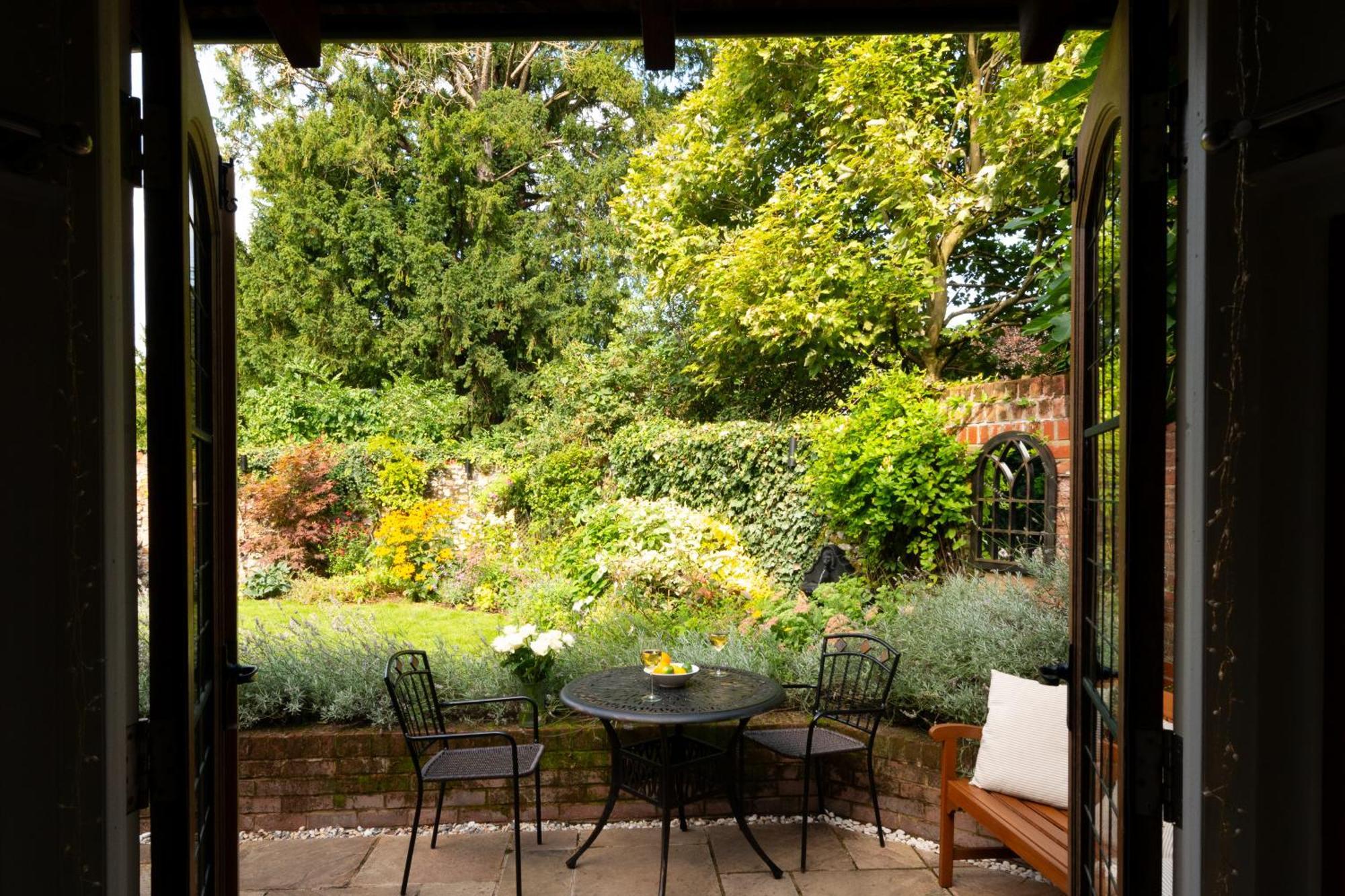 Miller Cottage A Luxury 1550'S Cottage In The Historic Centre Of Saffron Walden Eksteriør billede